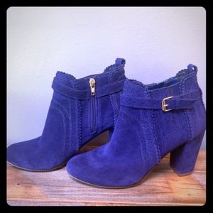 Beautiful Dolce Vita suede booties 7.5